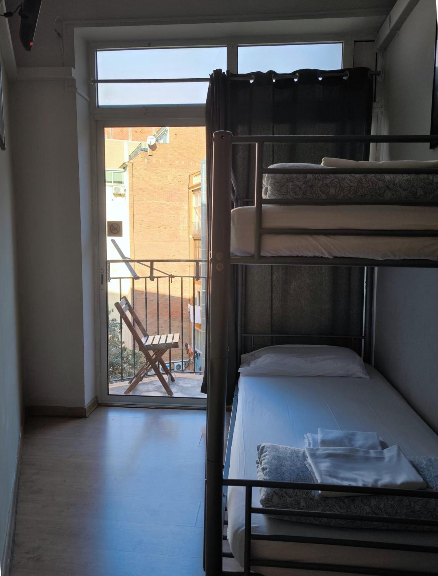 Wow Hostel Barcelona Exterior photo