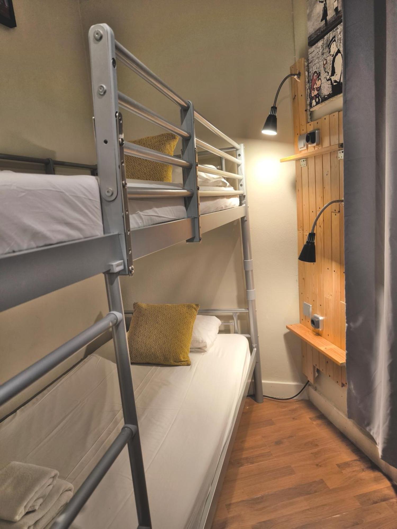 Wow Hostel Barcelona Exterior photo