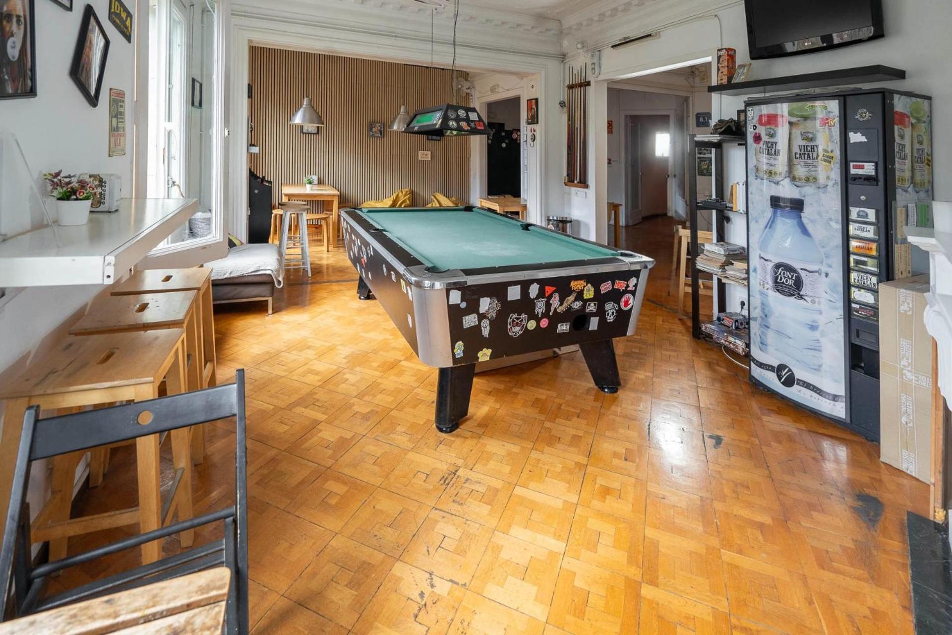 Wow Hostel Barcelona Exterior photo