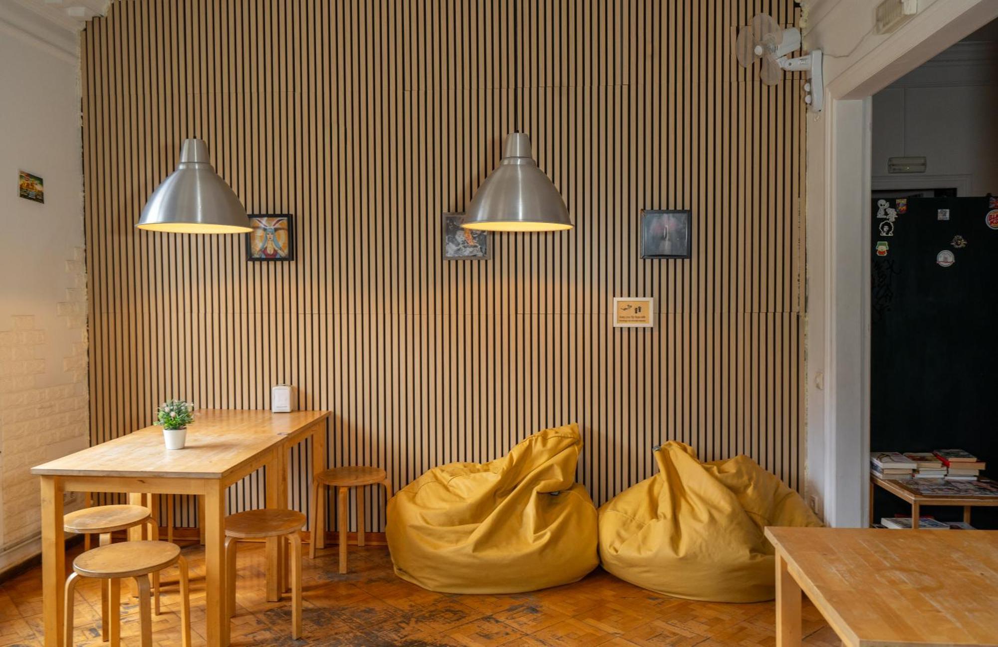 Wow Hostel Barcelona Exterior photo