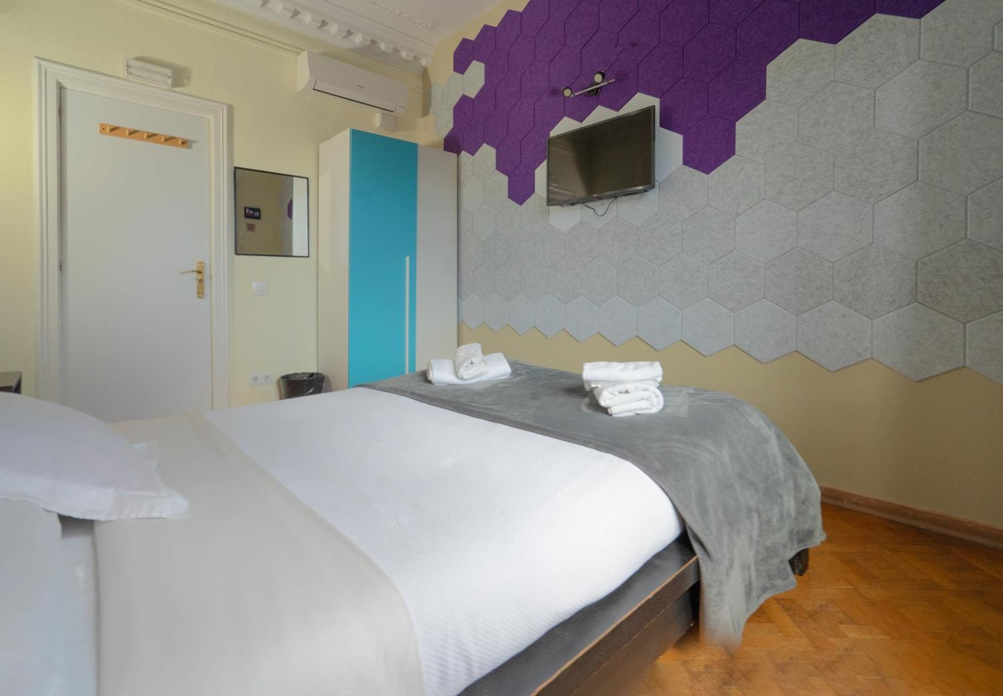 Wow Hostel Barcelona Exterior photo