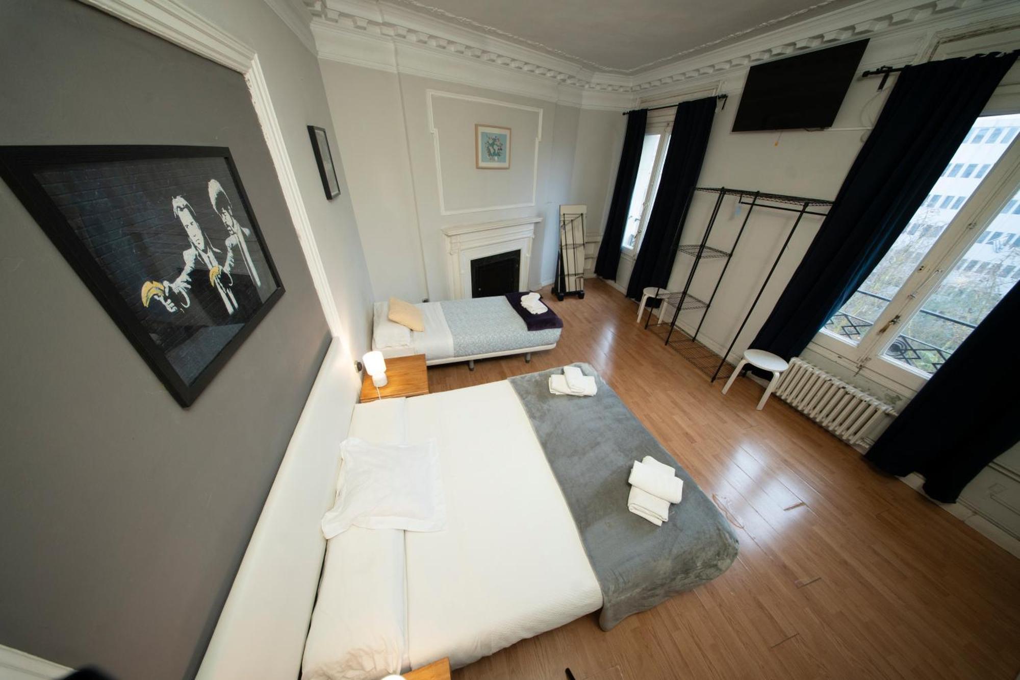 Wow Hostel Barcelona Exterior photo