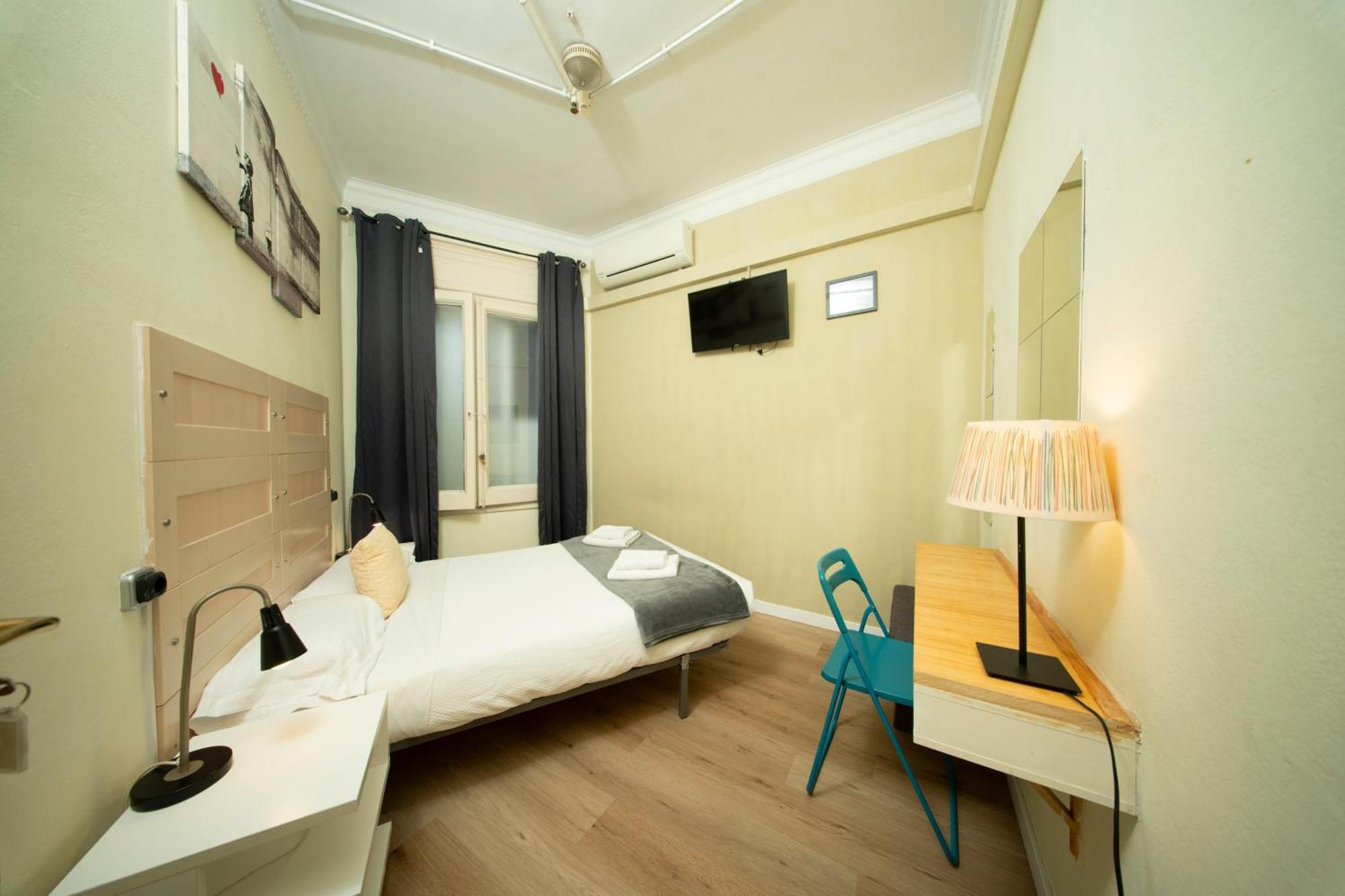 Wow Hostel Barcelona Exterior photo