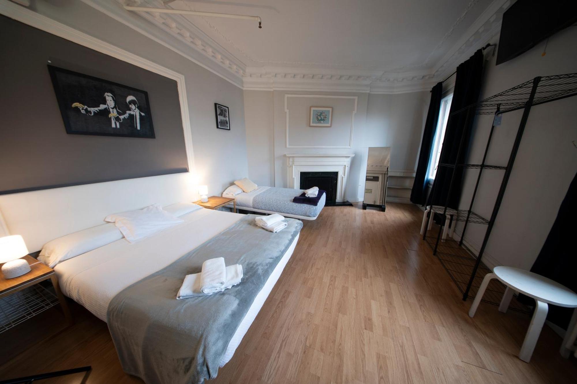 Wow Hostel Barcelona Exterior photo