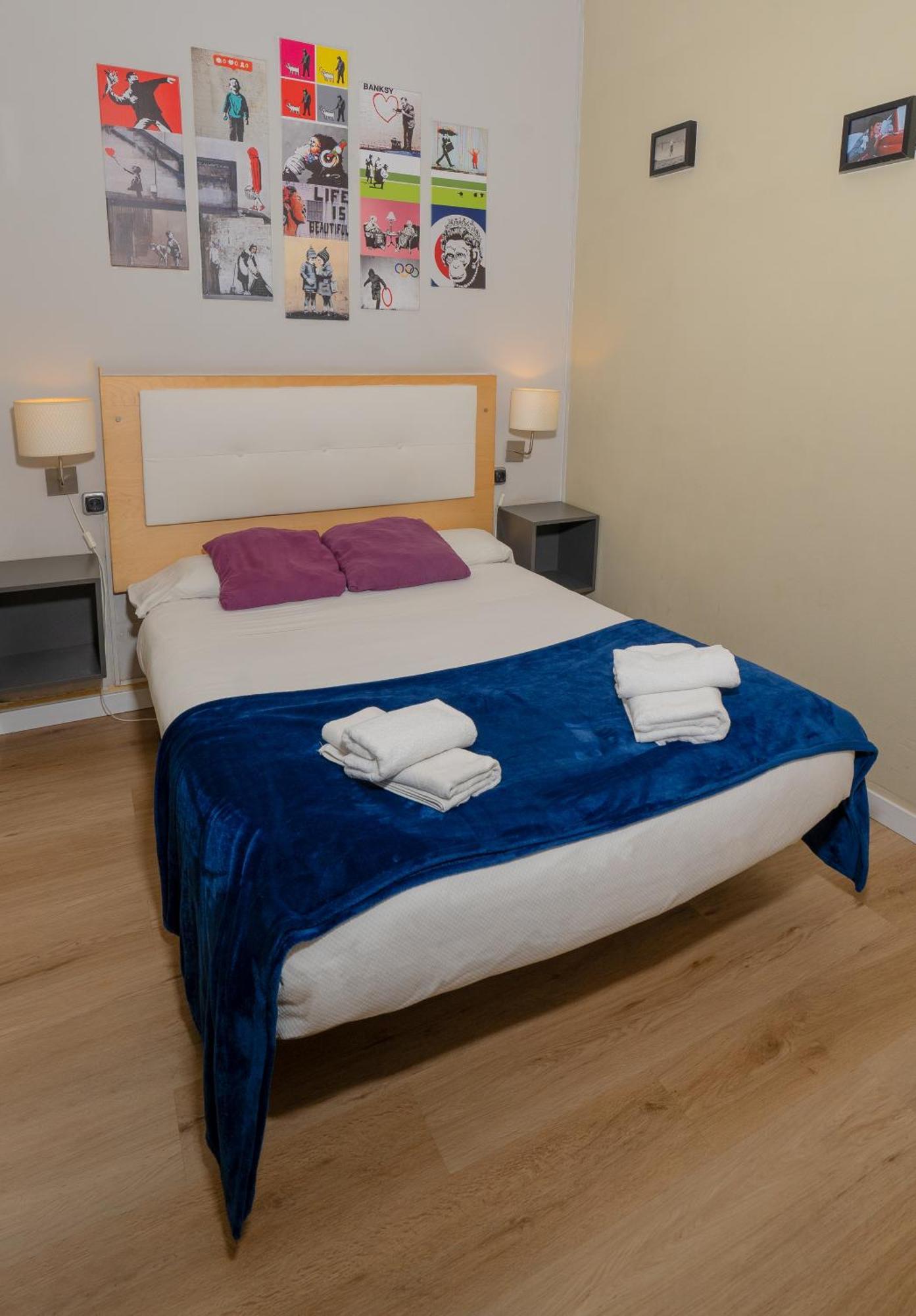 Wow Hostel Barcelona Exterior photo